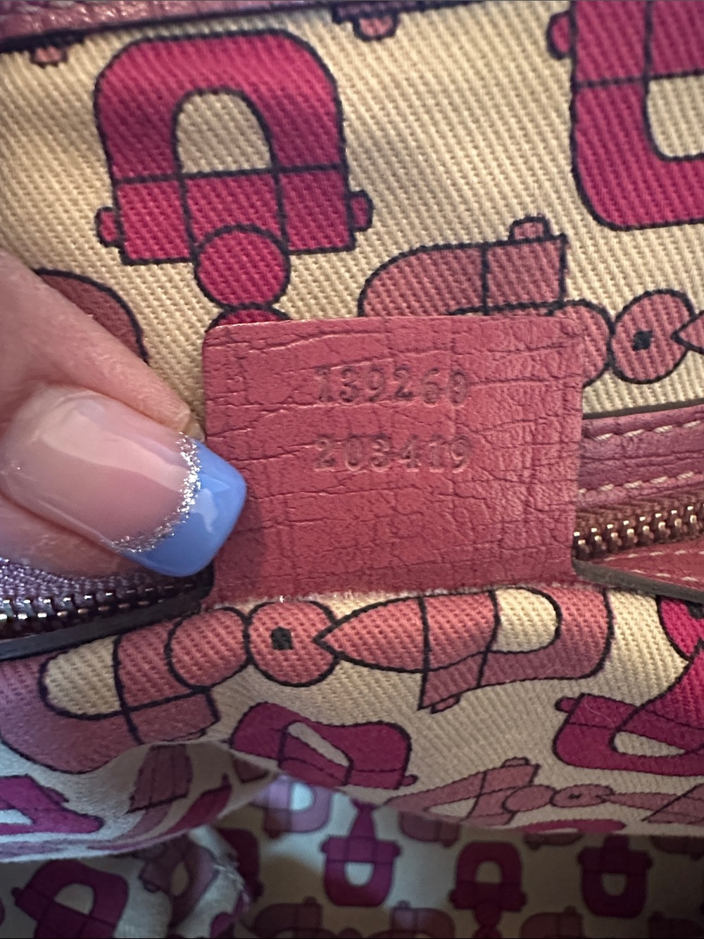 EUC GUCCI JOLICOEUR Pink & GG Canvas Tote Cert of Auth included. She’s a beauty - Picture 10 of 16